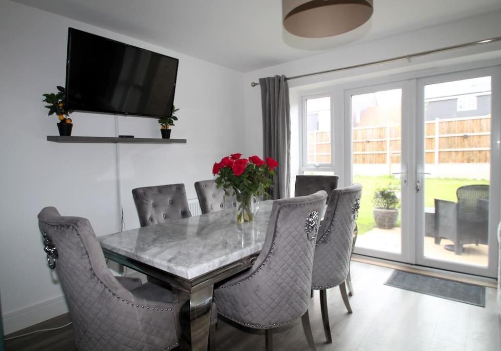 Beaulieu Park - Sleeps 10 - Chelmsford Vila Broomfield  Exterior foto